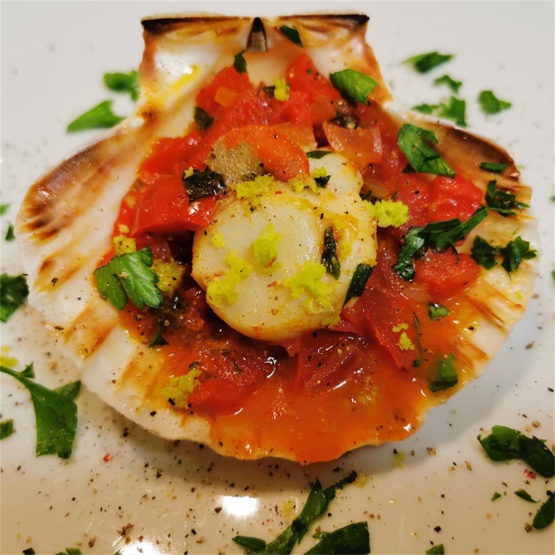 Tomato and ginger scallops