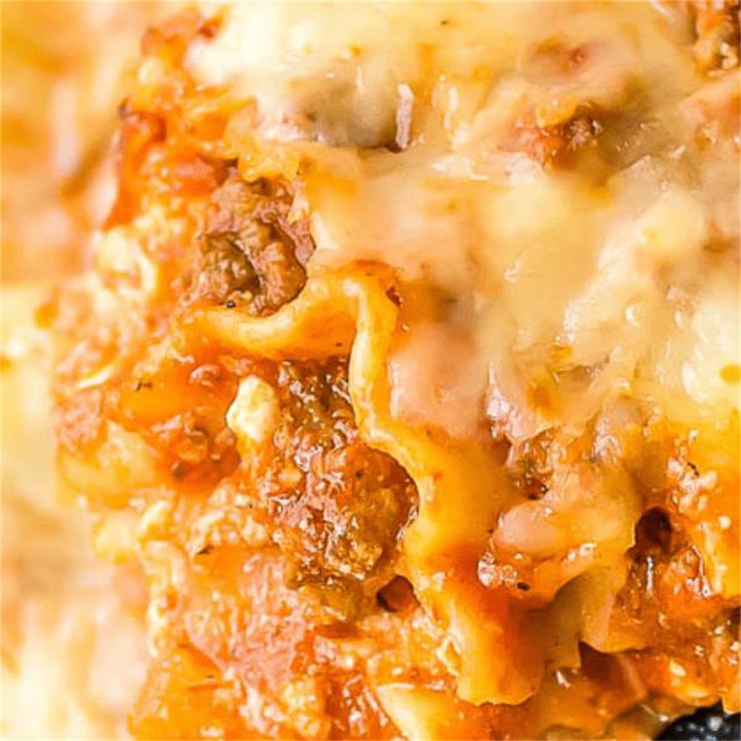 Cheesy and Easy Lasagna with Meat Sauce