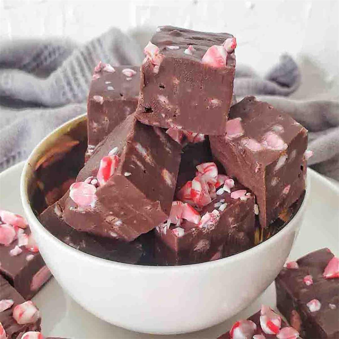 Candy Cane Fudge (quick and easy)