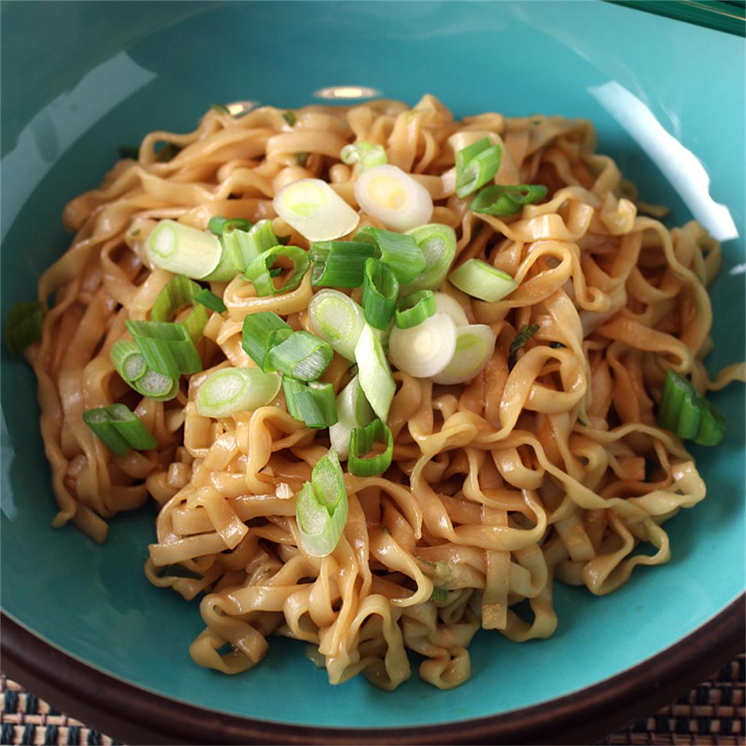 Momofuku's instant soy & scallion noodles