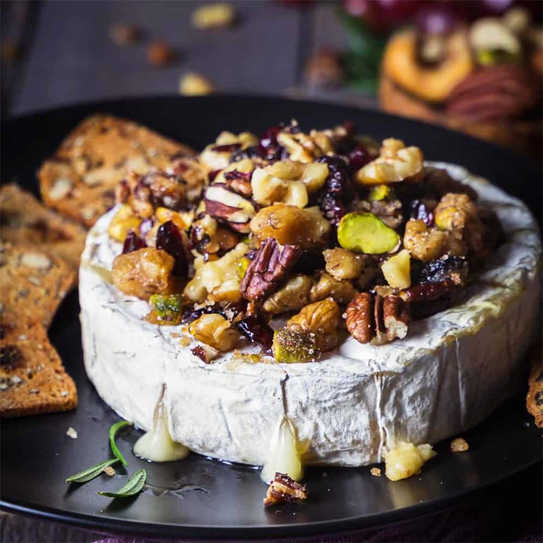 Easy Nuts and Cranberries Baked Brie [without puff pastry]