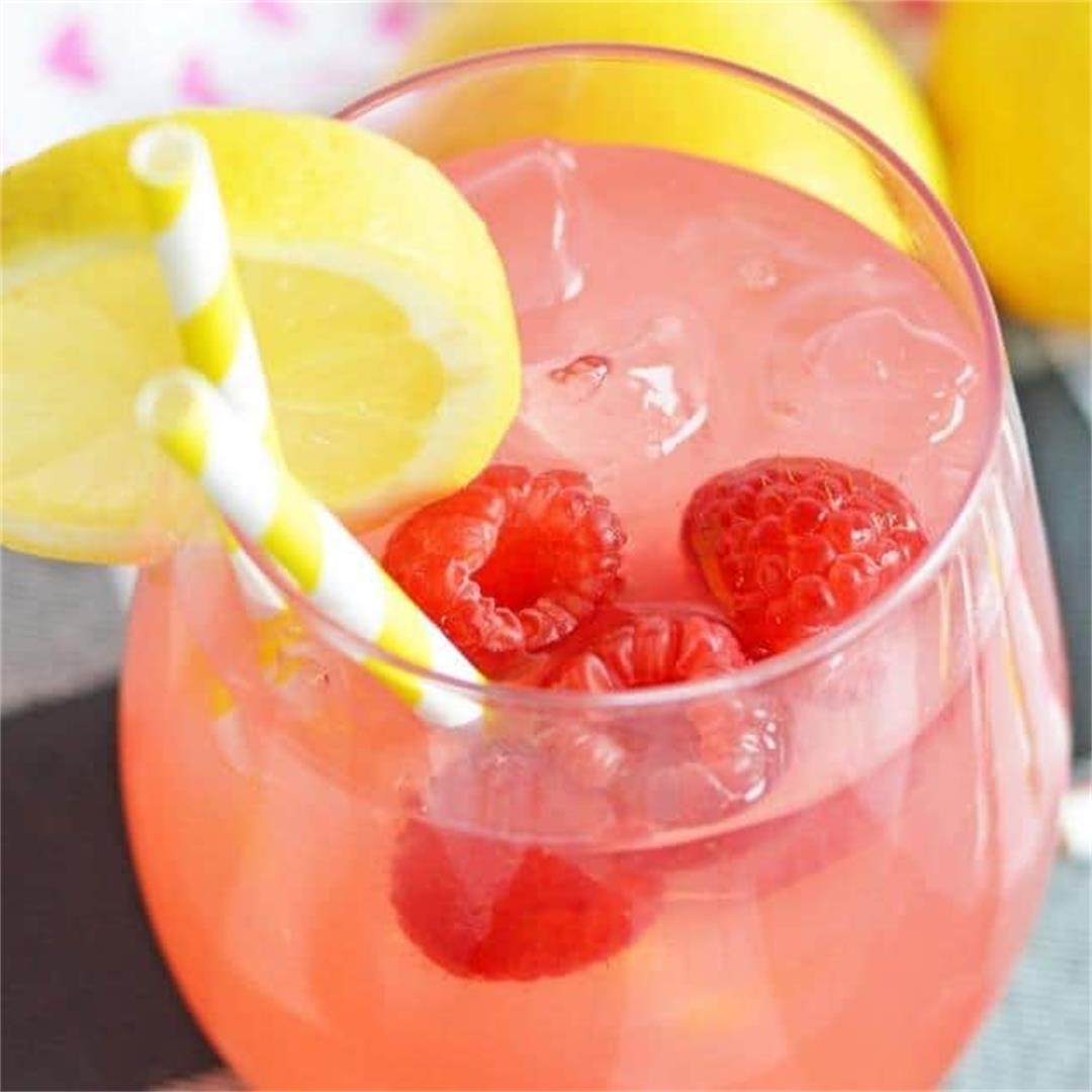 Raspberry Vodka Lemonade Cocktail