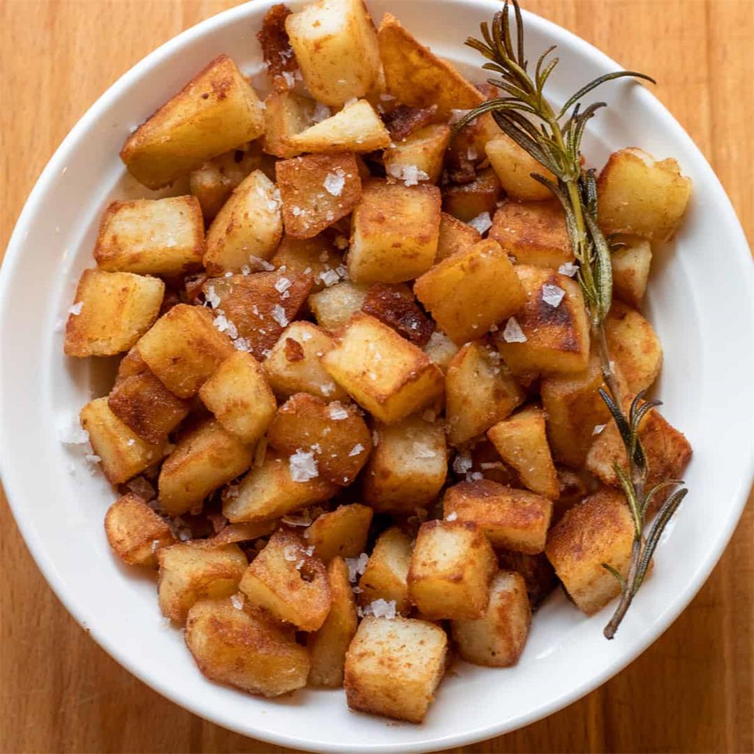 Crispy Sauté Potatoes with Garlic and Rosemary