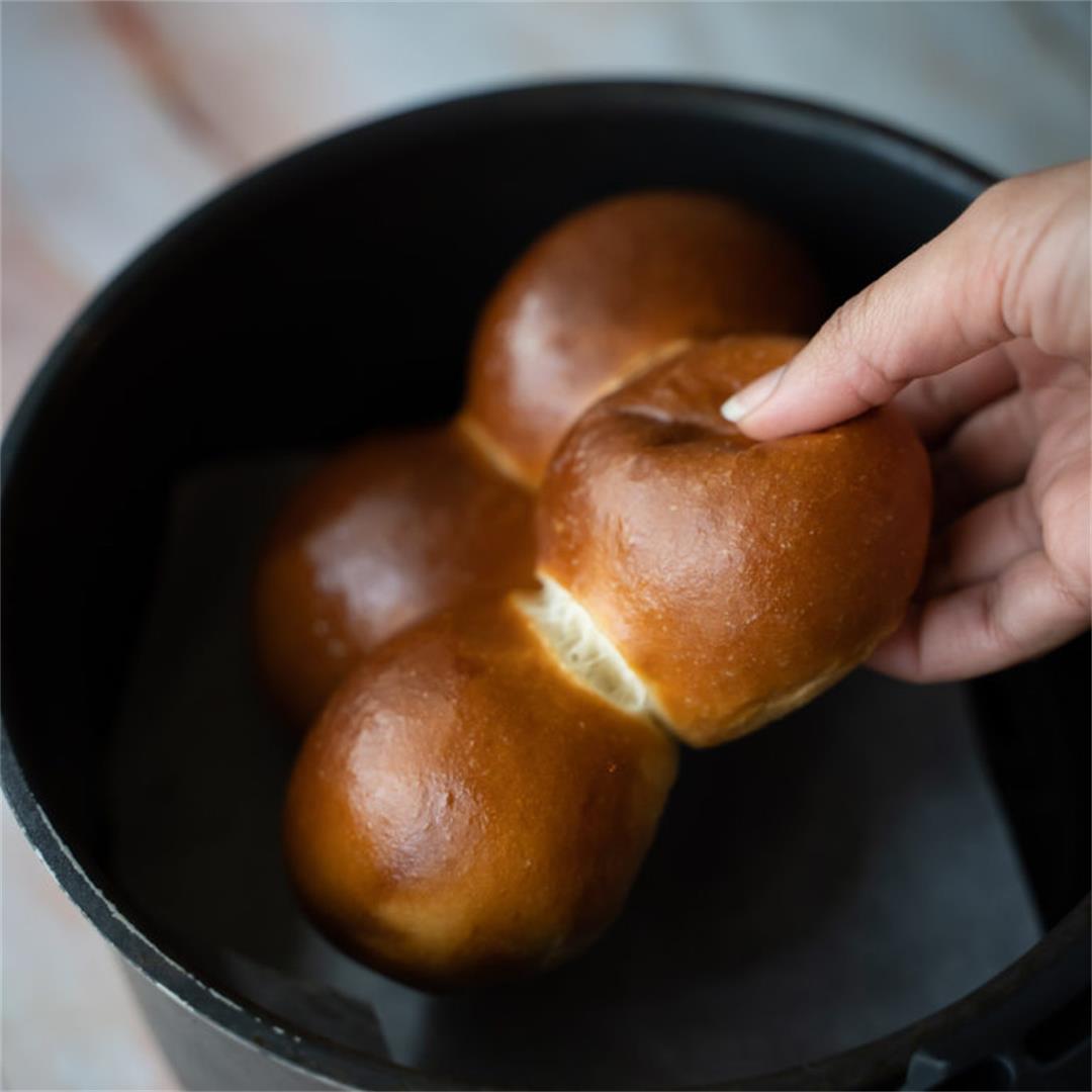 Dinner rolls for two in Air-Fryer