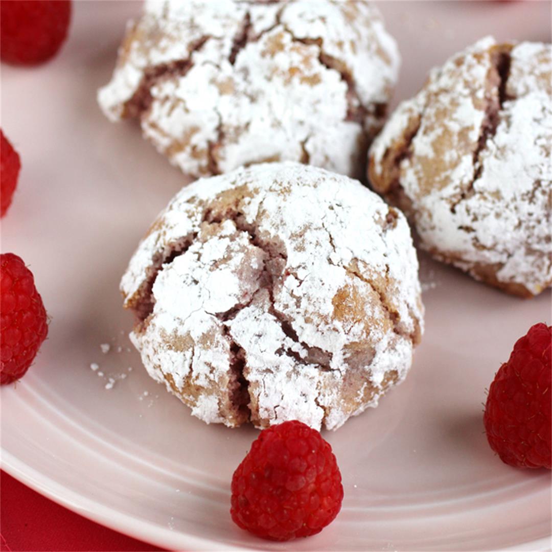 Raspberry amaretti cookies with a surprise center