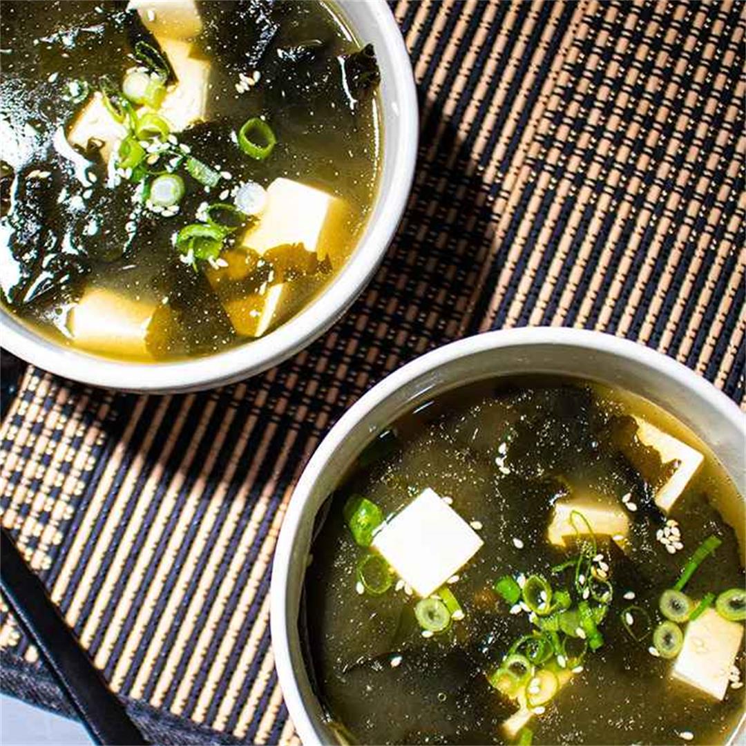 15 Minutes Super Simple Seaweed and Tofu Soup