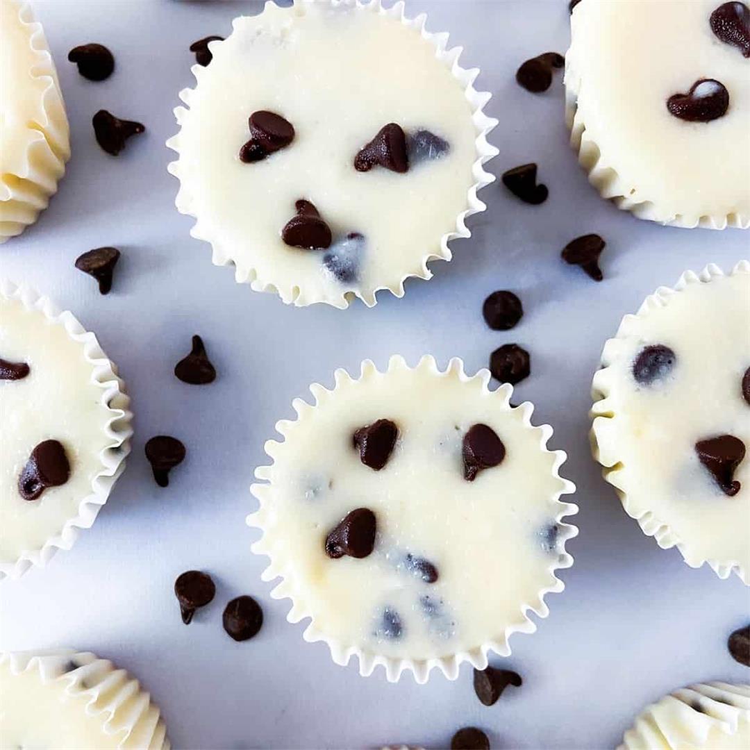 Mini Chocolate Chip Cheesecakes with Vanilla Wafers
