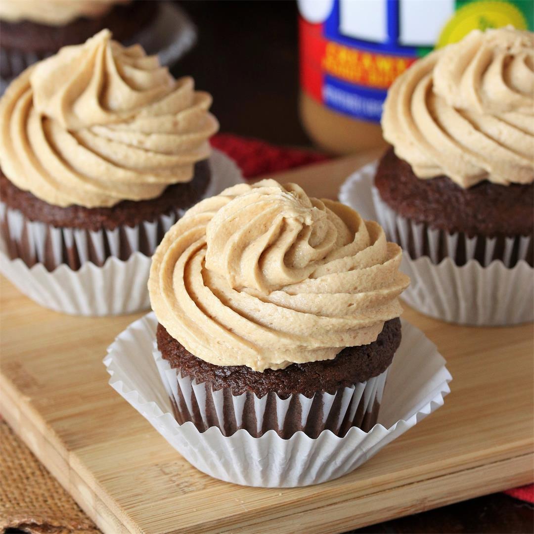 Peanut Butter Frosting (Made with Marshmallow Creme!)