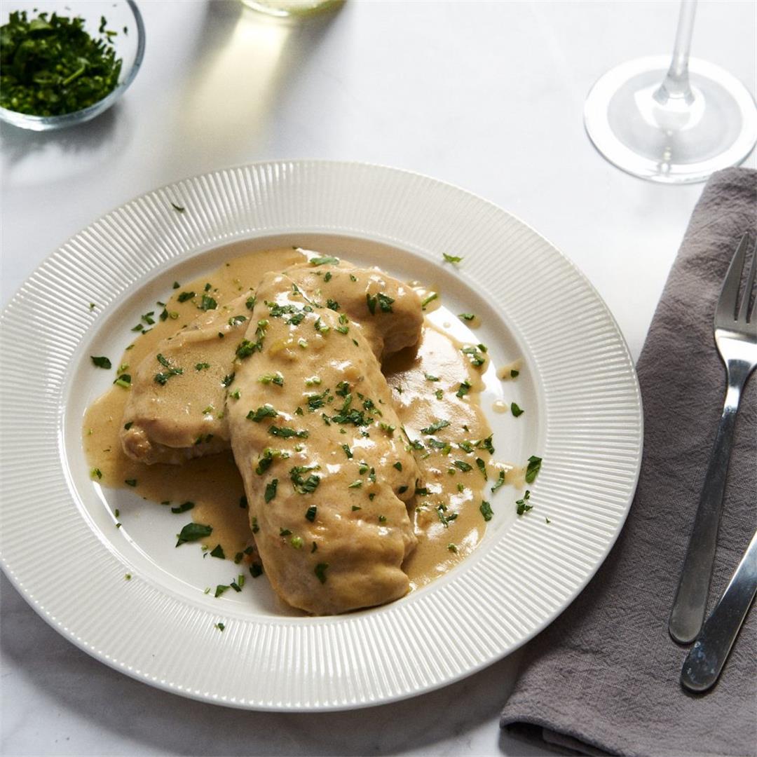 Creamy Chicken Breasts with Wine & Cheese Sauce