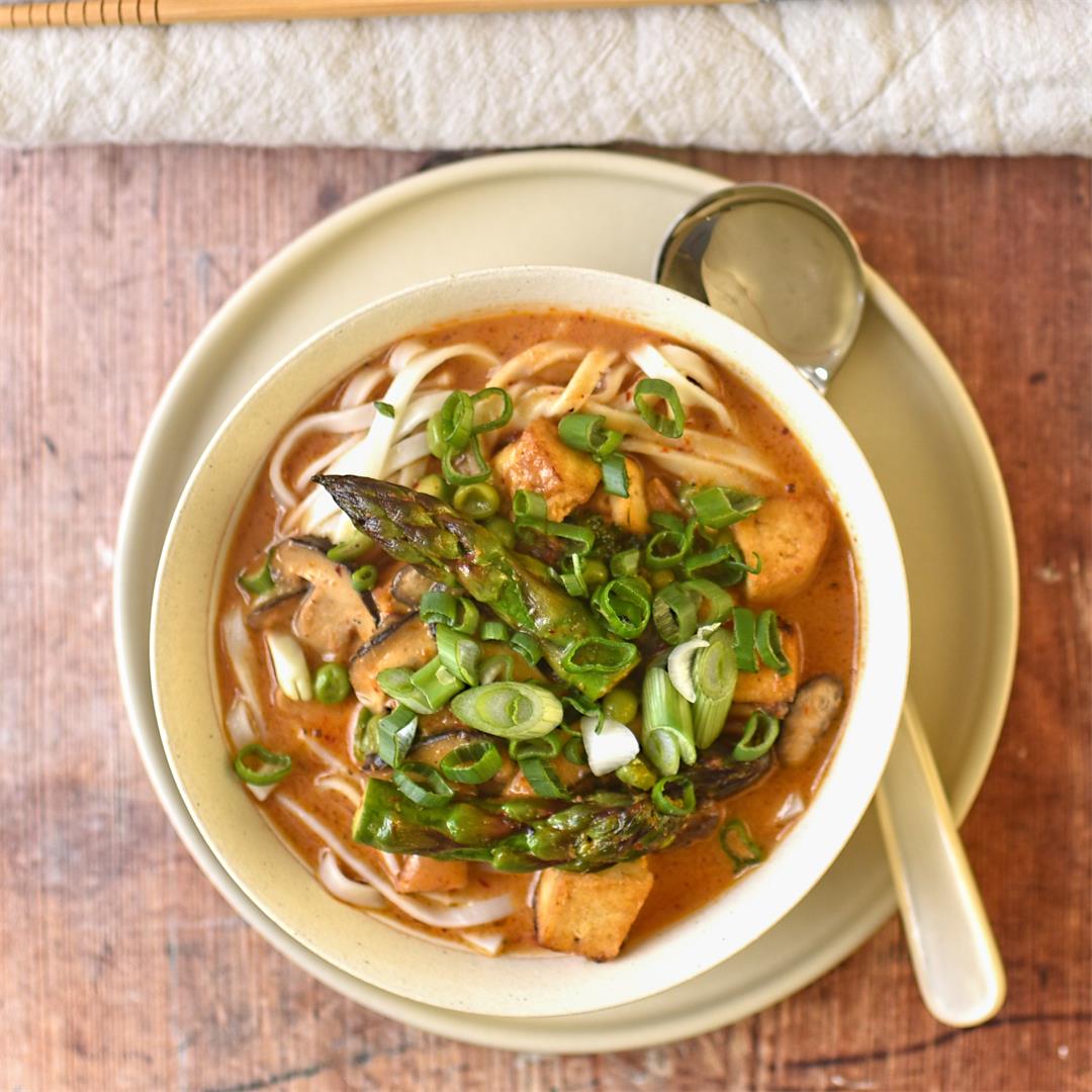 red curry noodles with asparagus