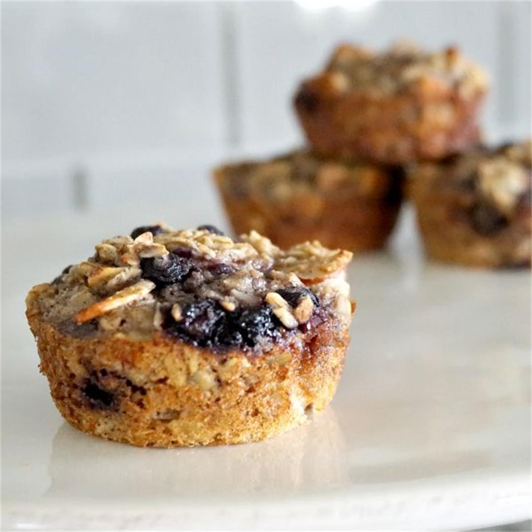 Blueberry Almond Baked Oatmeal Cups