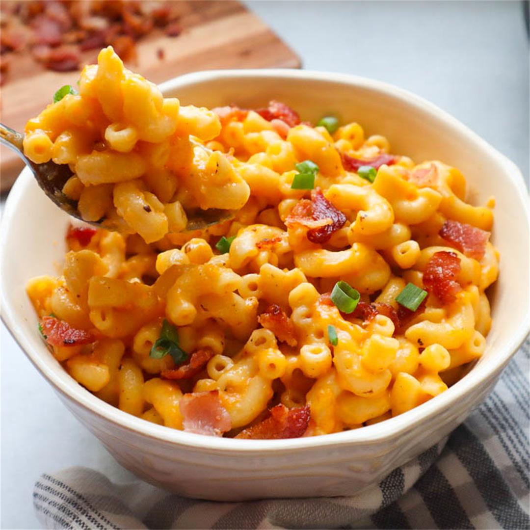 Quick Instant Pot Smoked Mac and Cheese with Bacon