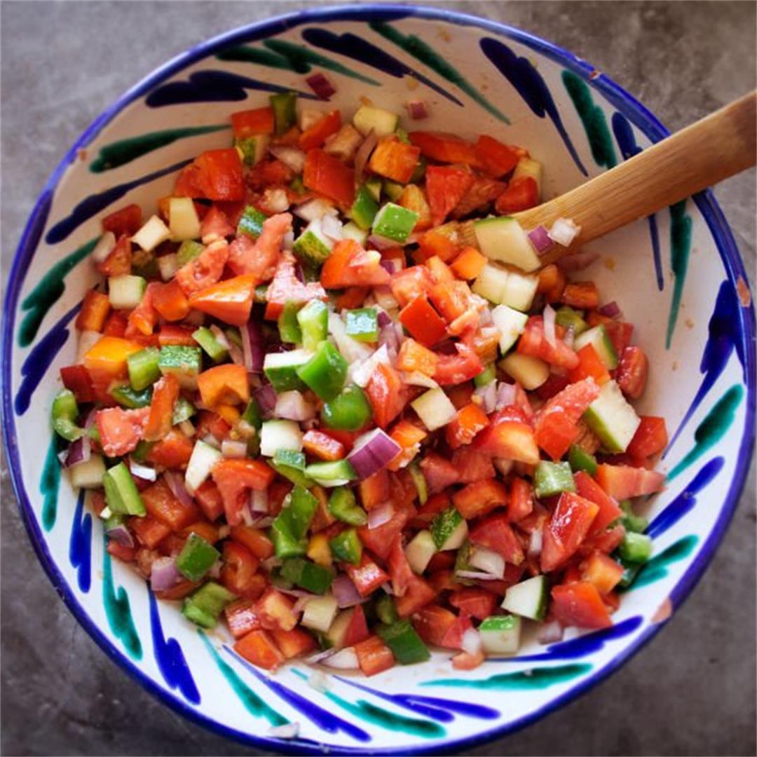 Pipirrana Spanish Salad – Vegan, low-carb summer salad.