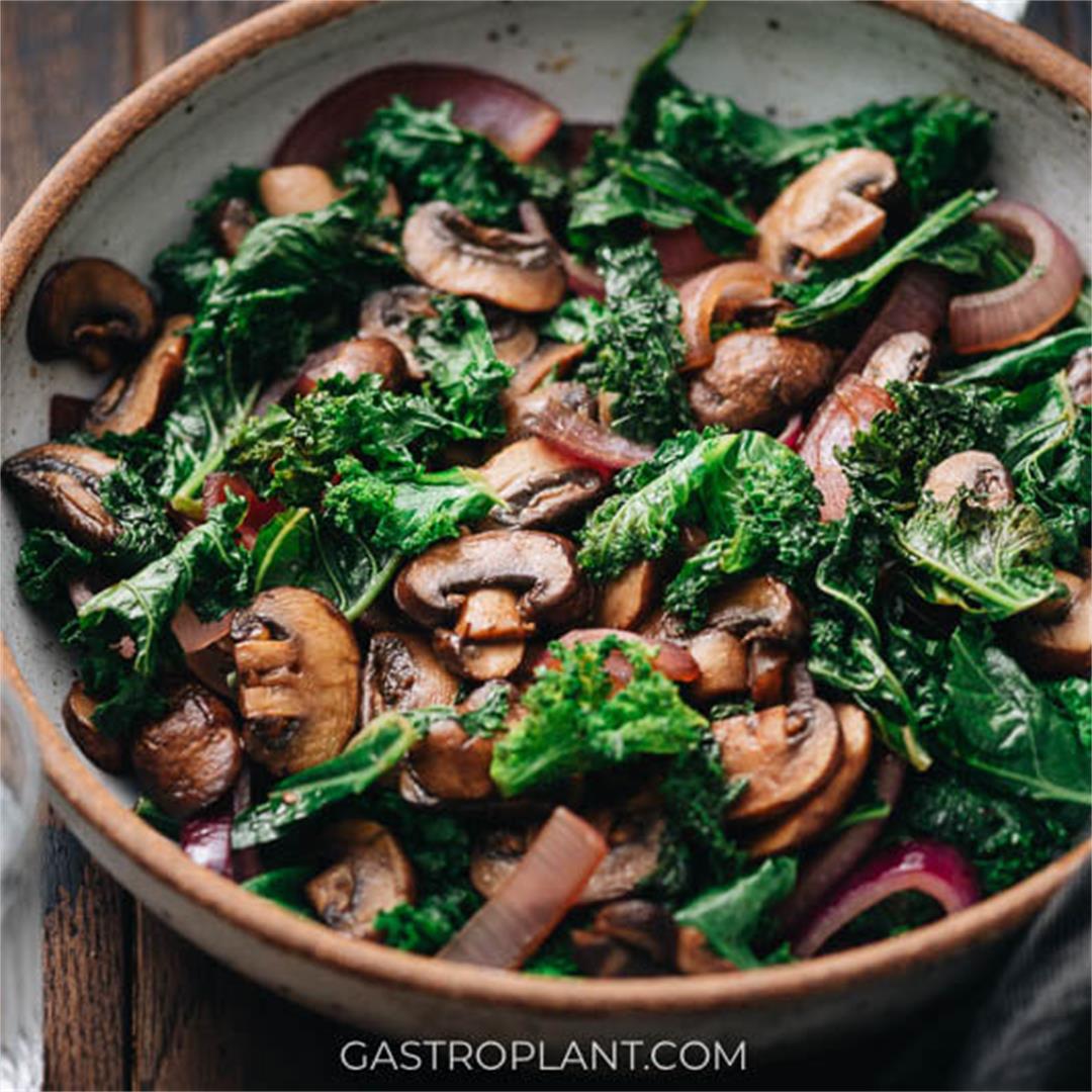 Kale Stir Fry With Mushroom and Red Onion