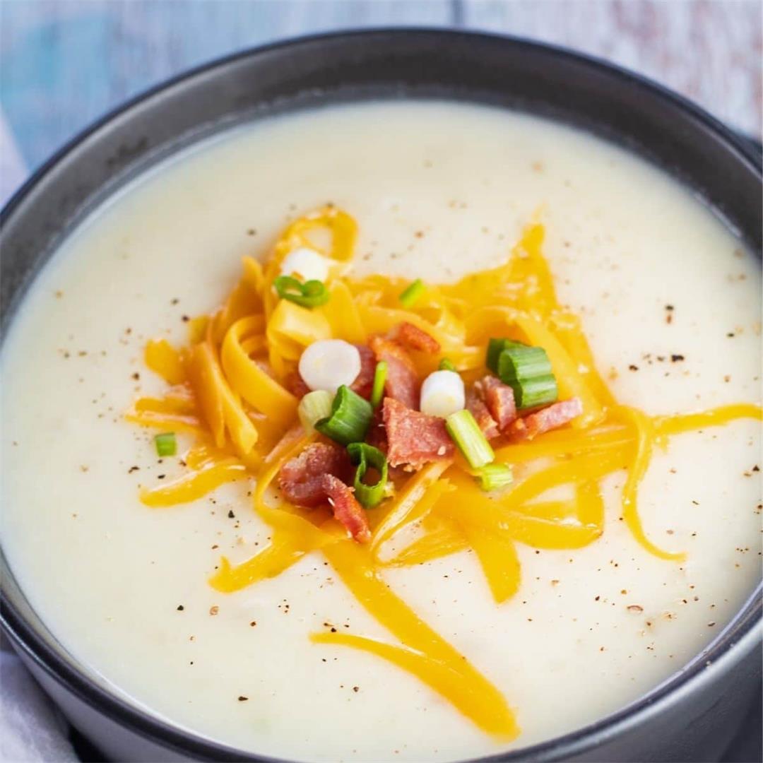 This Rich, Creamy & Delicious 4 Ingredient Potato Soup Is A Fav