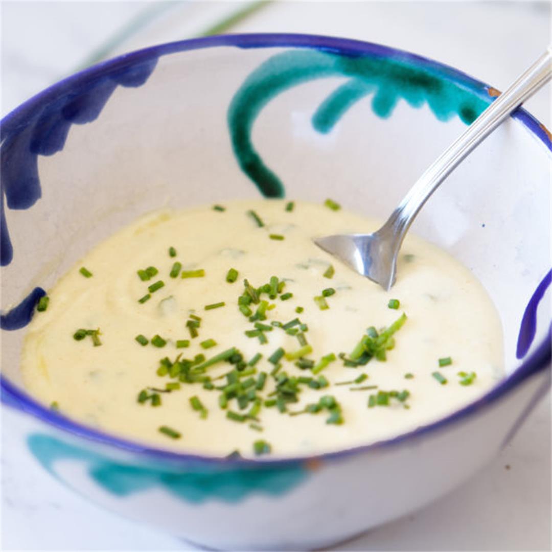 Healthy yogurt salad dressing (easy 5 min recipe)