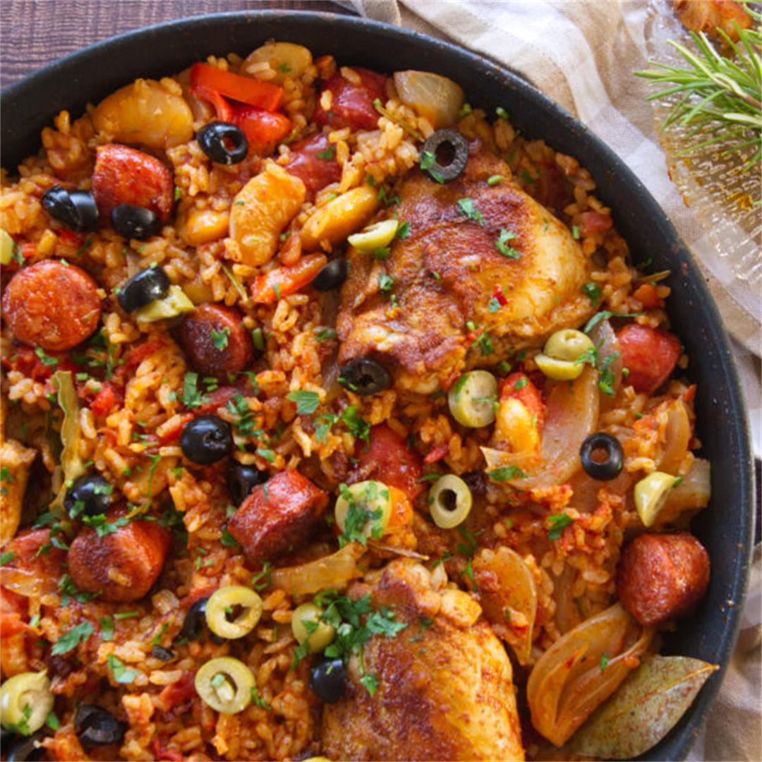One Pan Spanish Chicken and Rice (Arroz con Pollo)