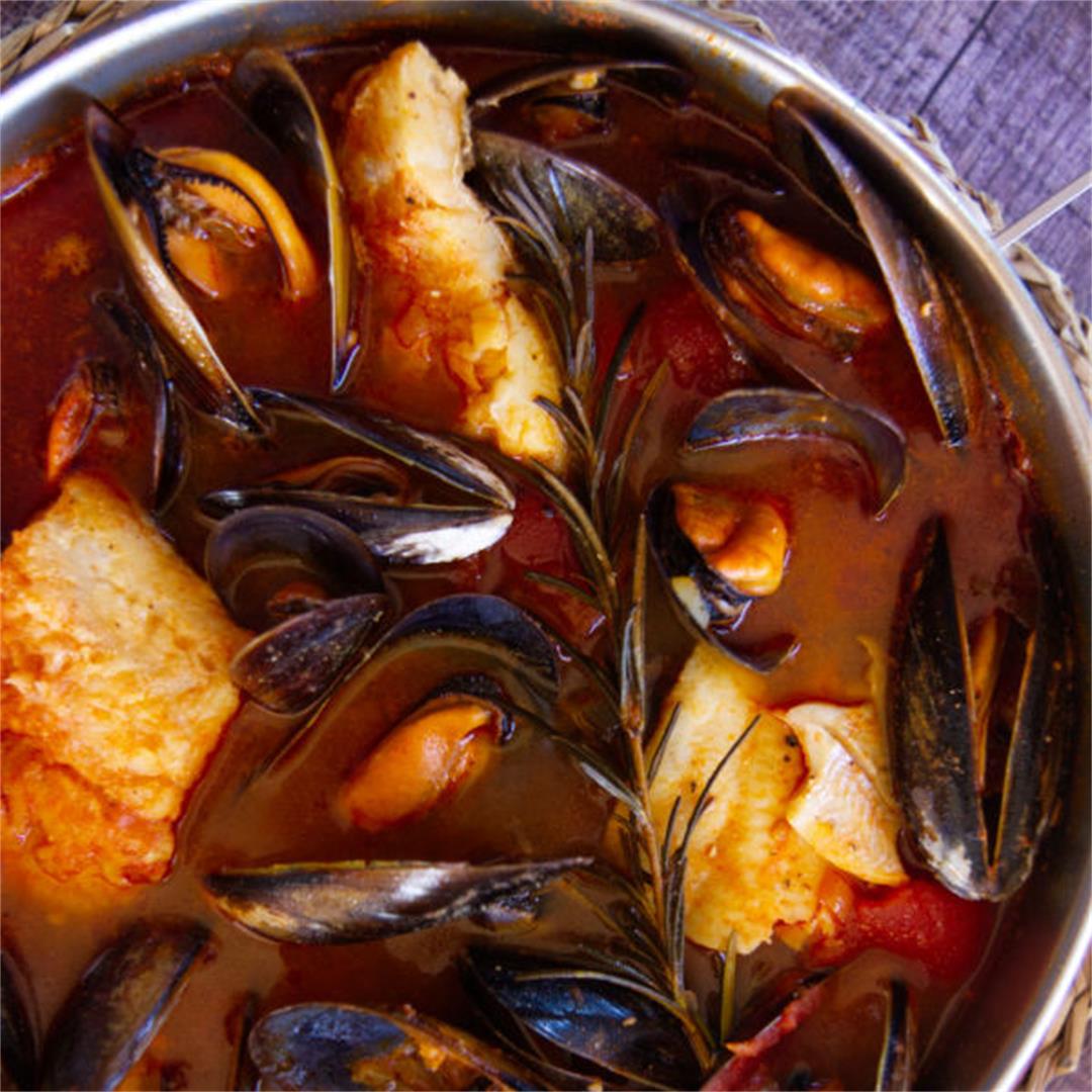 One-Pot Mediterranean Fish Stew (Zarzuela de Mariscos)