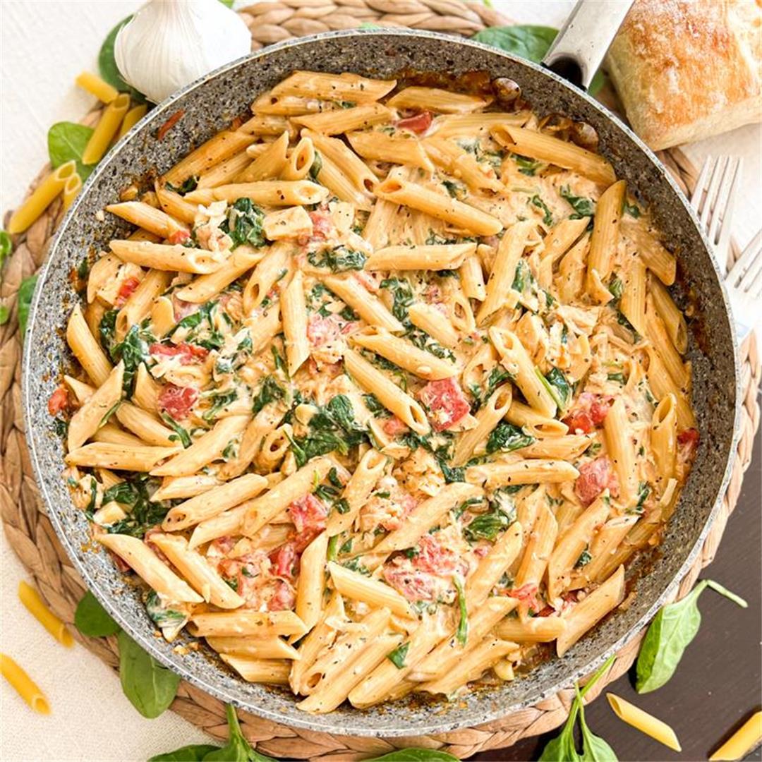 Healthy CREAMY Pasta with Tuna & Spinach | ONE-PAN Recipe