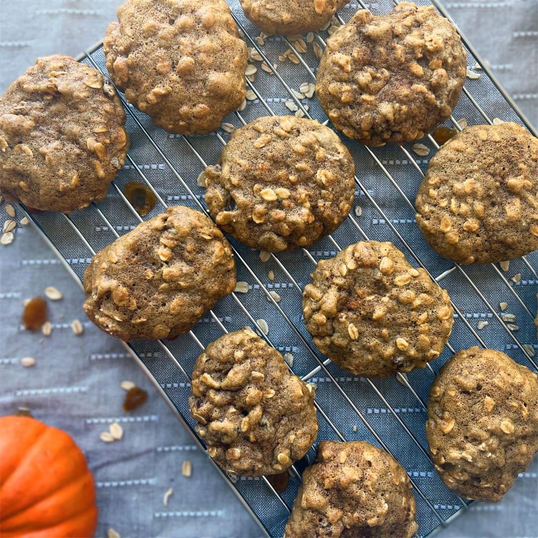 Pumpkin Spice Oatmeal Raisin Cookies
