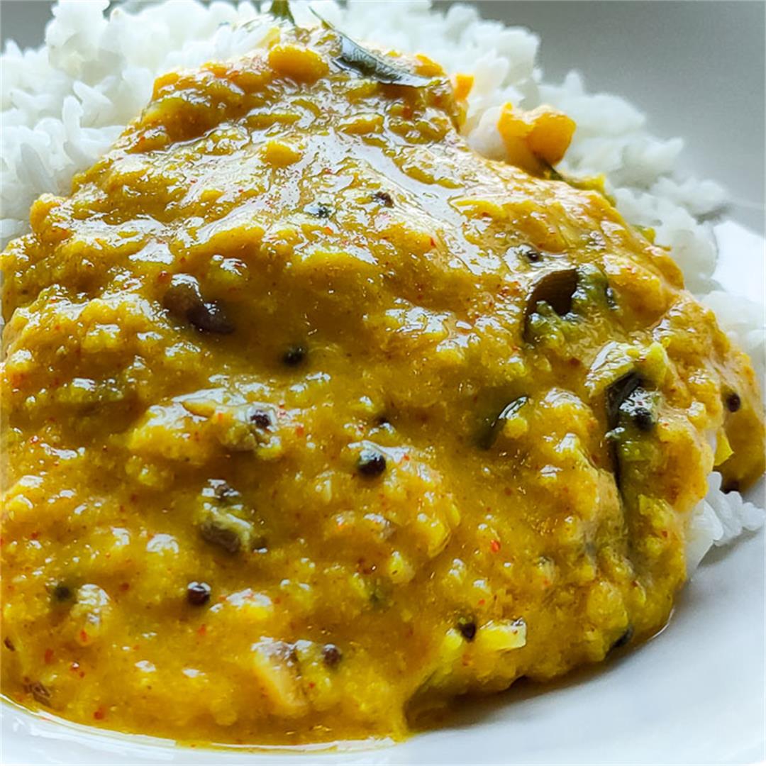 Easy Kerala Parippu Curry (Kerala Dal Curry)