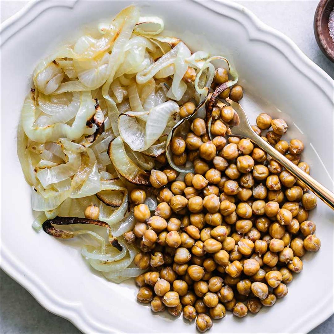 Roasted Chickpeas and Onions ⋆ Only 5 Ingredients + 30 Minutes!
