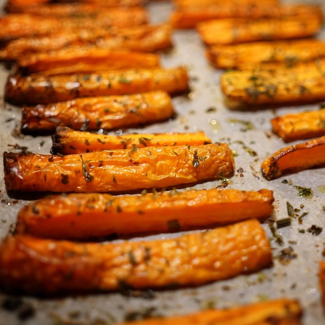 Oven baked carrots