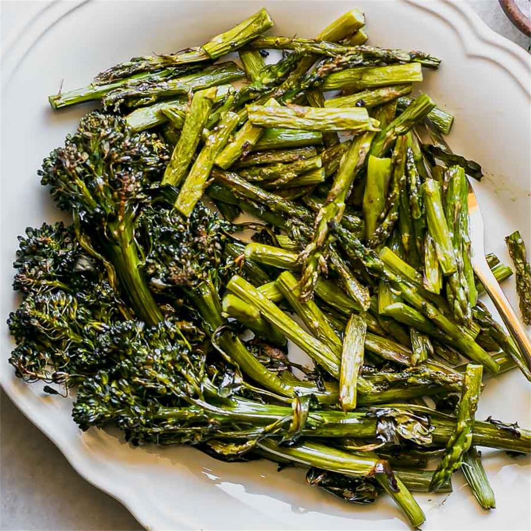 Roasted Broccolini and Asparagus ⋆ 5 Ingredients + 30 Minutes!