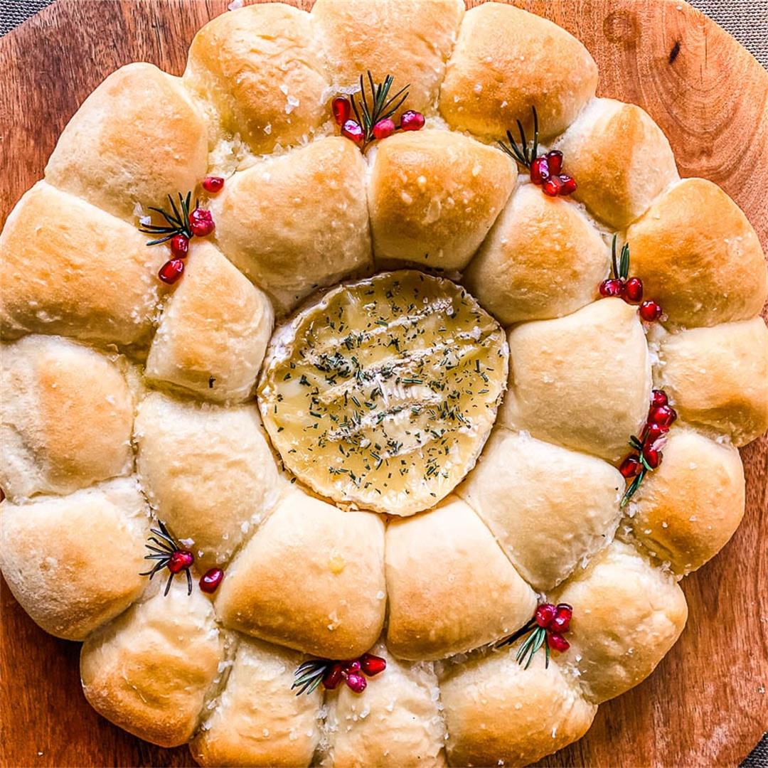 Baked Camembert and Bread Ring
