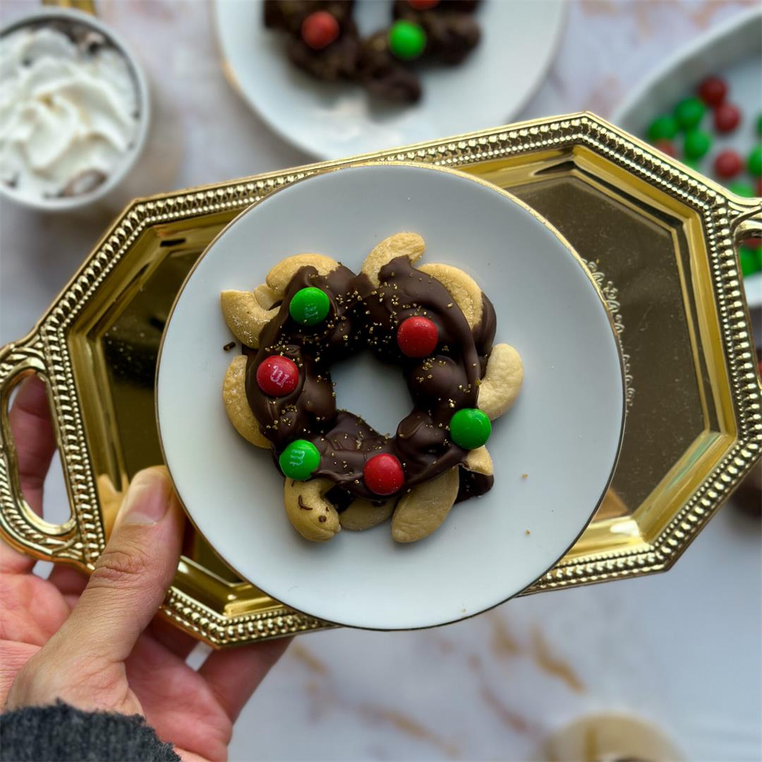 Chocolate Cluster Wreaths