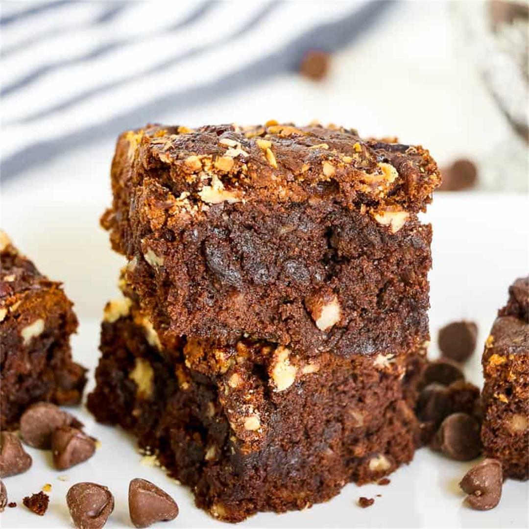 Air Fryer Brownies with Caramel and Pecans