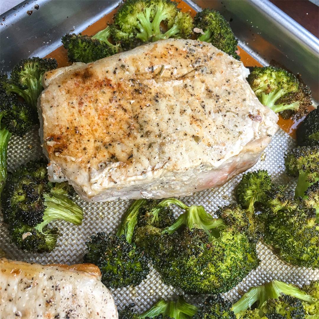 Sheet-Pan Boneless Pork Chops With Broccoli