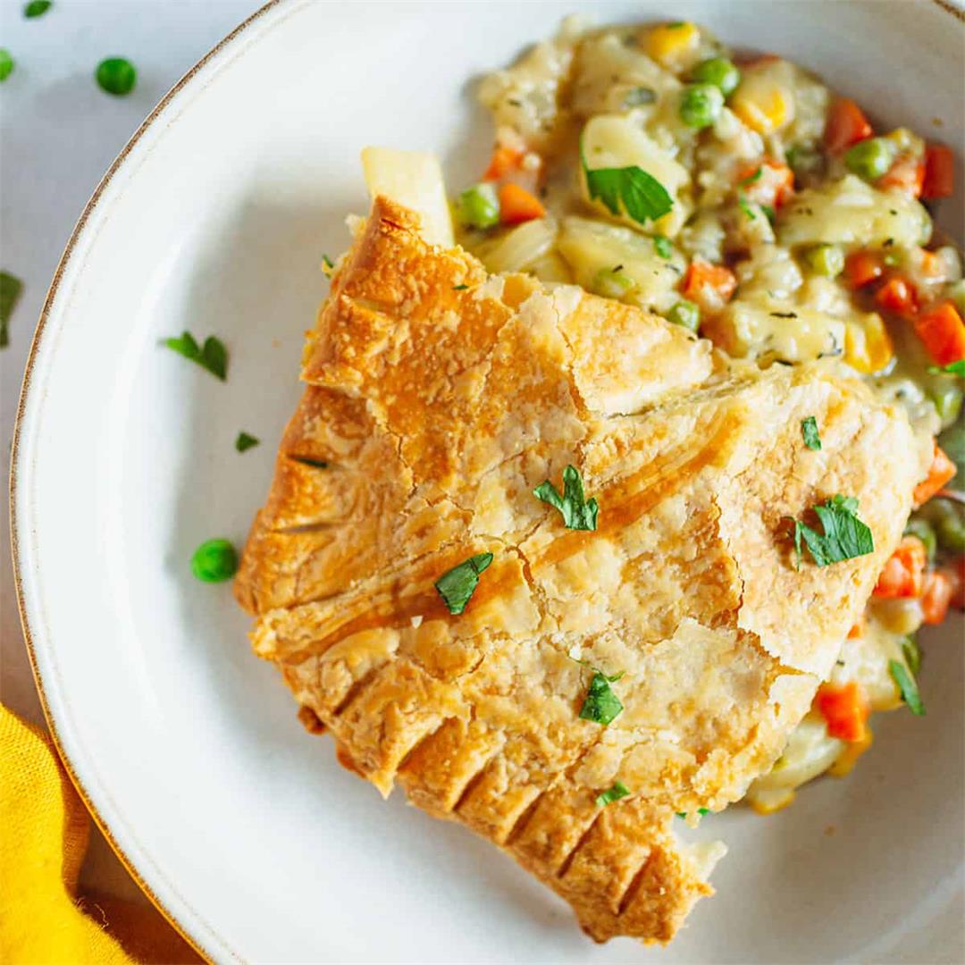 Easy and Creamy Vegetable Pie with Puff Pastry