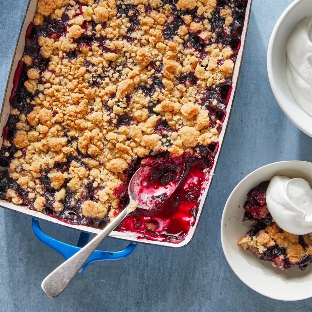 Easy Apple and Blueberry Crumble
