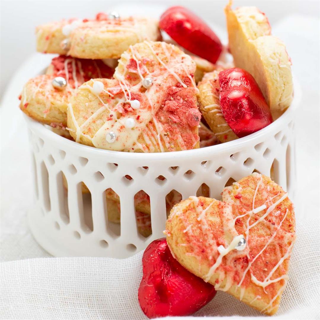 Heart Strawberry & White Chocolate Cookies • Little Nomads Reci