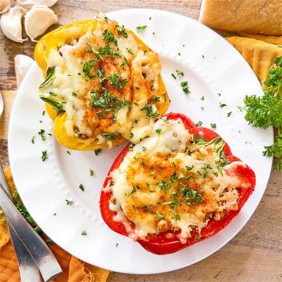 Spanish STUFFED PEPPERS with Garlic Bread & Cheese