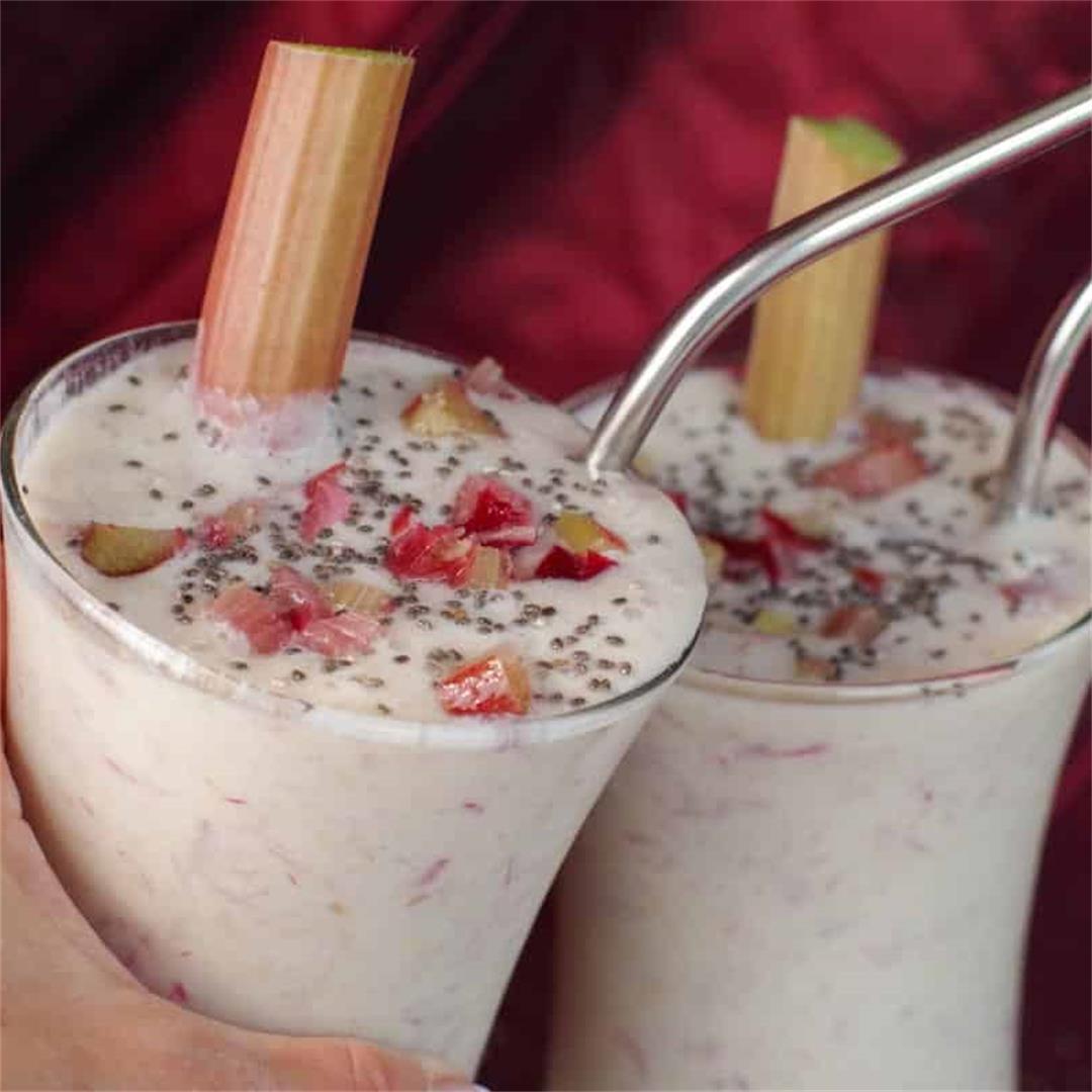 Rhubarb Smoothie -Food Meanderings