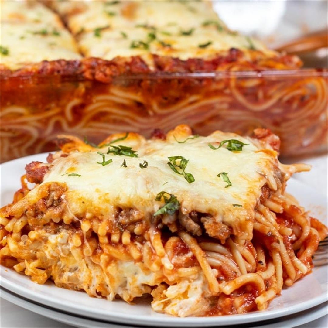 Million Dollar Spaghetti Casserole: An Easy & Flavorful Family