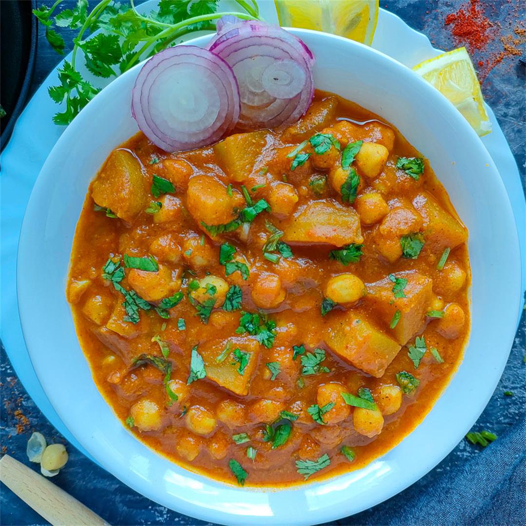 Chana Aloo Masala (Indian Chickpea and Potato Curry)