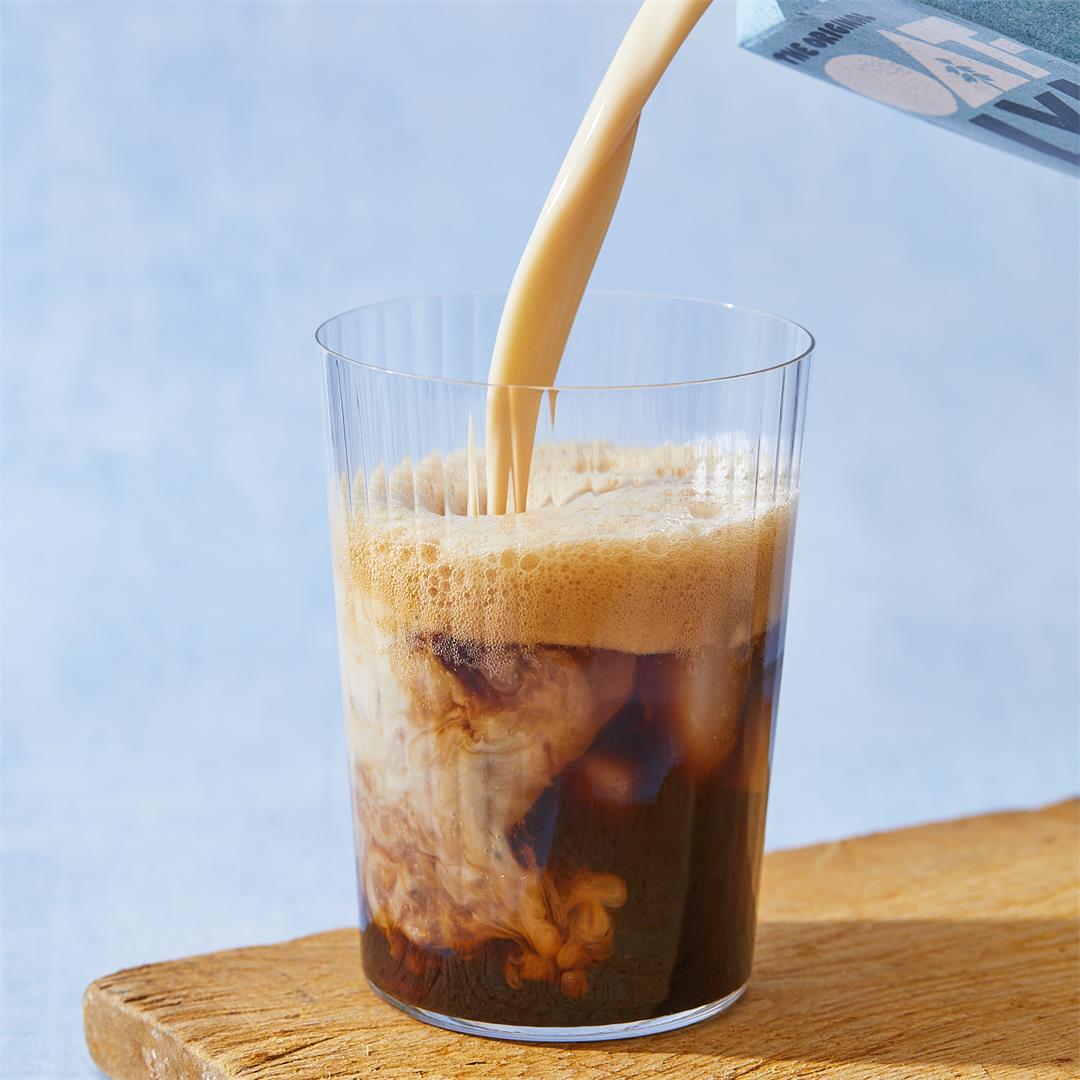 How to Make an Iced Brown Sugar Oatmilk Shaken Espresso