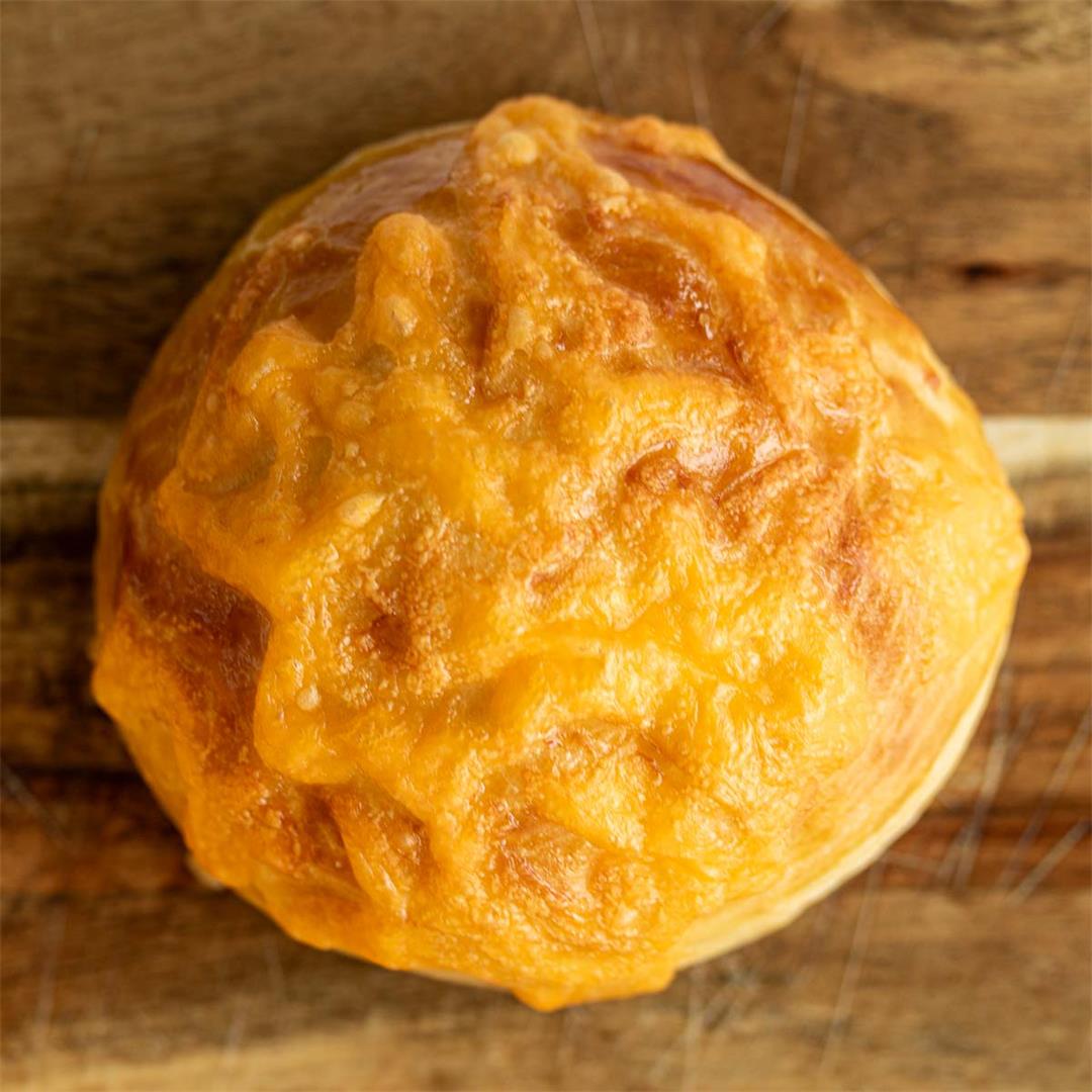 Soft Homemade Cheddar Cheese Buns – Milk and Pop