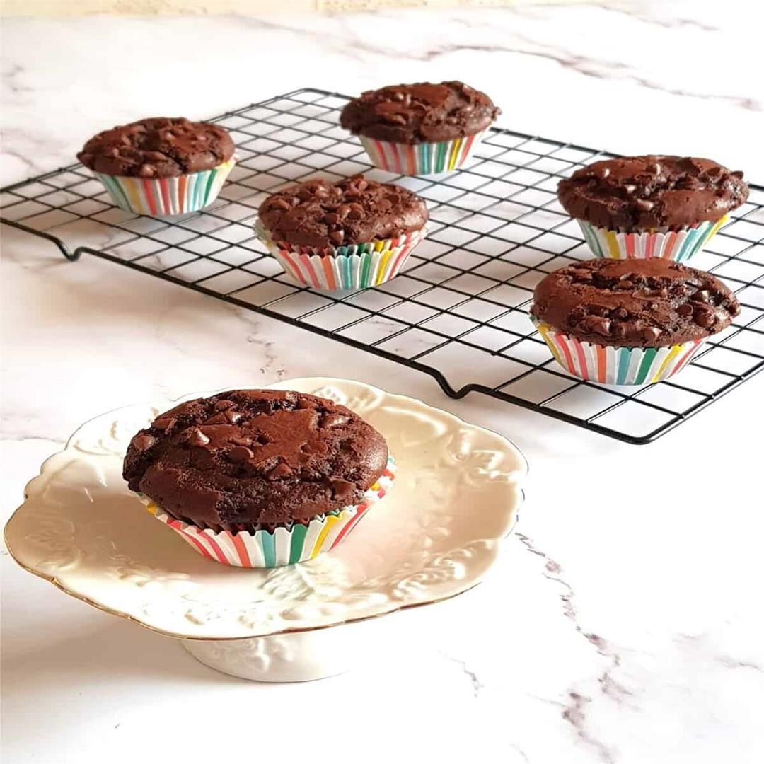 Double Chocolate Muffins/ Easy Bakery-Style Chocolate Chip Muff