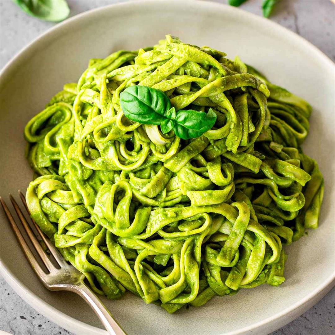 Vegan Spinach Pasta Sauce (10 minute, easy recipe)