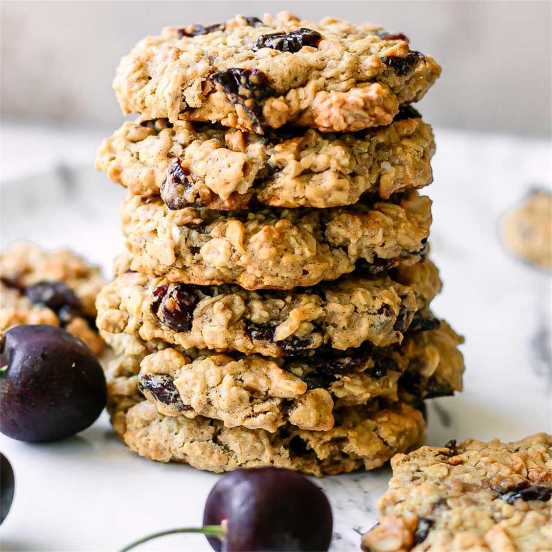 Vegan Cherry Oatmeal Cookies ⋆ Soft, Chewy, Bakes in 10 Minutes