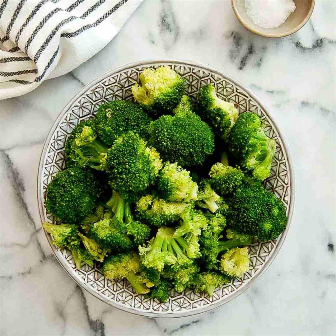 Fast & Easy Instant Pot Steamed Broccoli