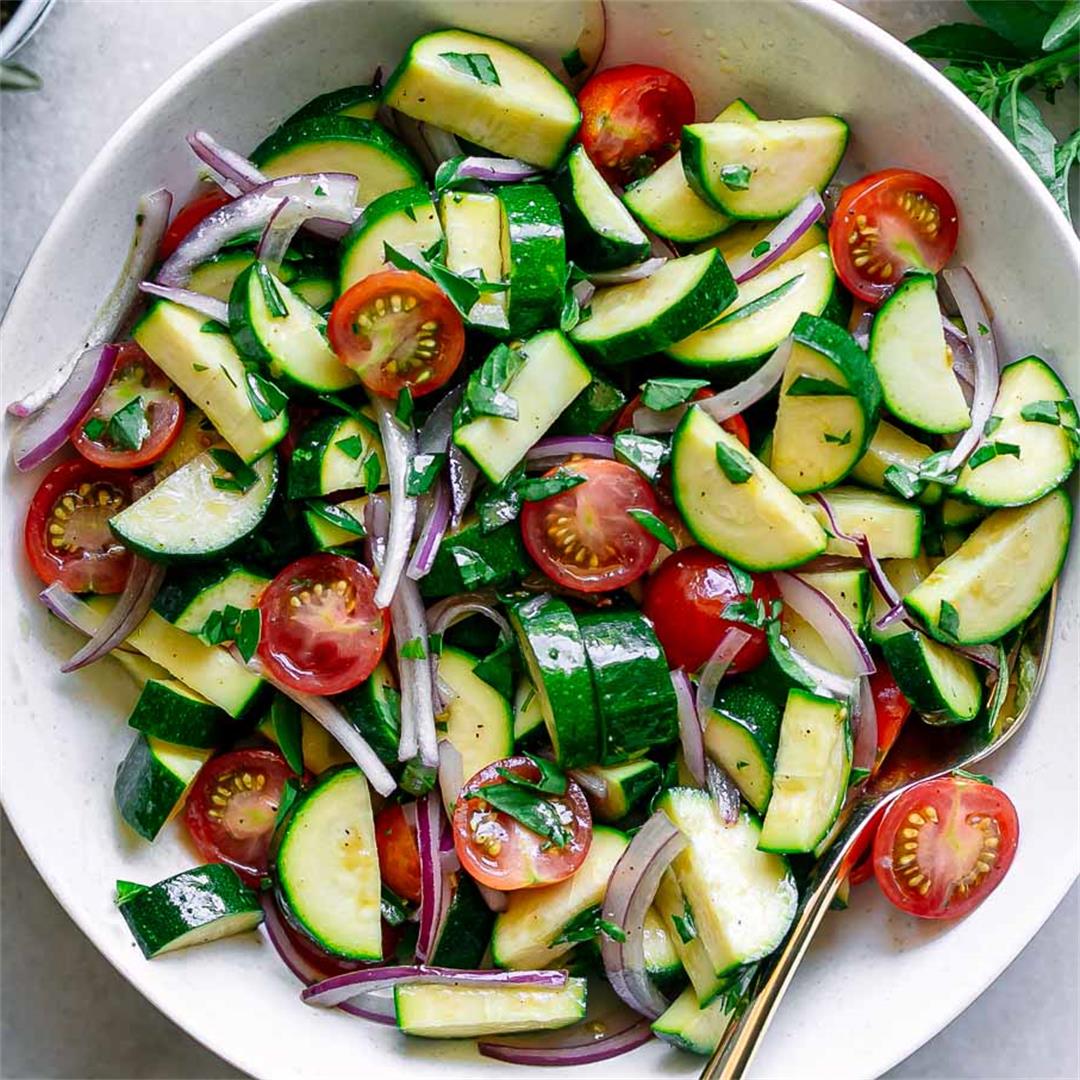 Raw Zucchini Tomato Salad ⋆ 15-Minute Summer Zucchini Salad!