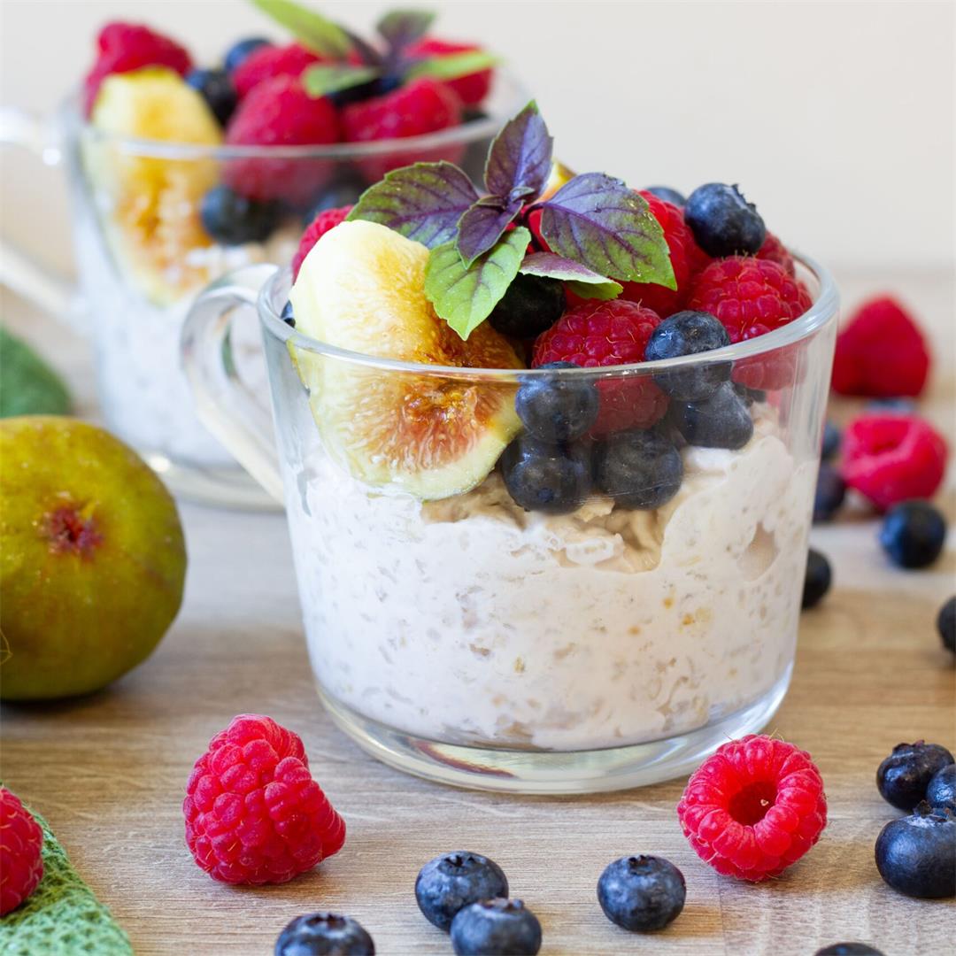 Oatmeal with fruit and peanut butter ⋆ MeCooks Blog