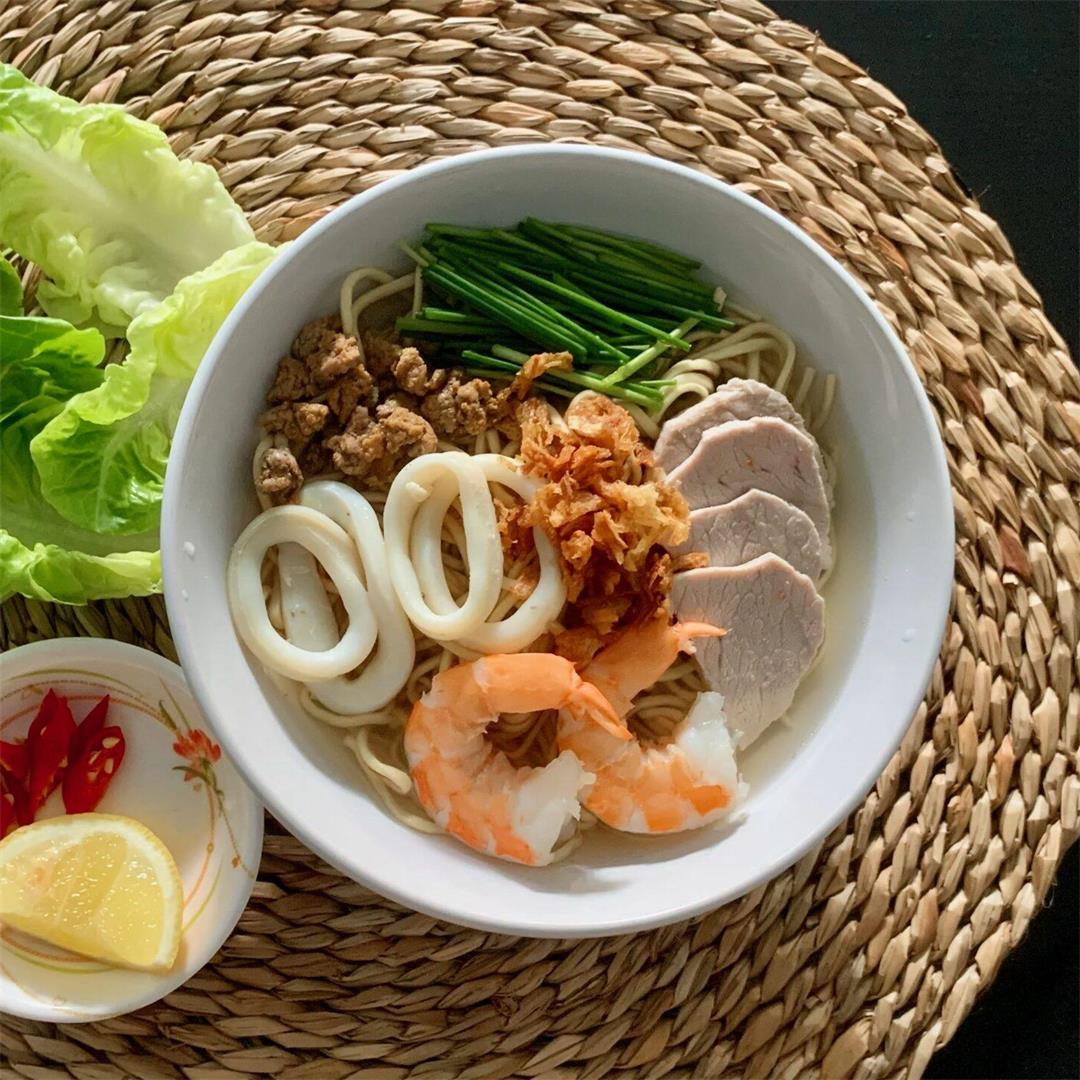 Hu tieu Nam Vang recipe (pork and seafood noodle bowl)