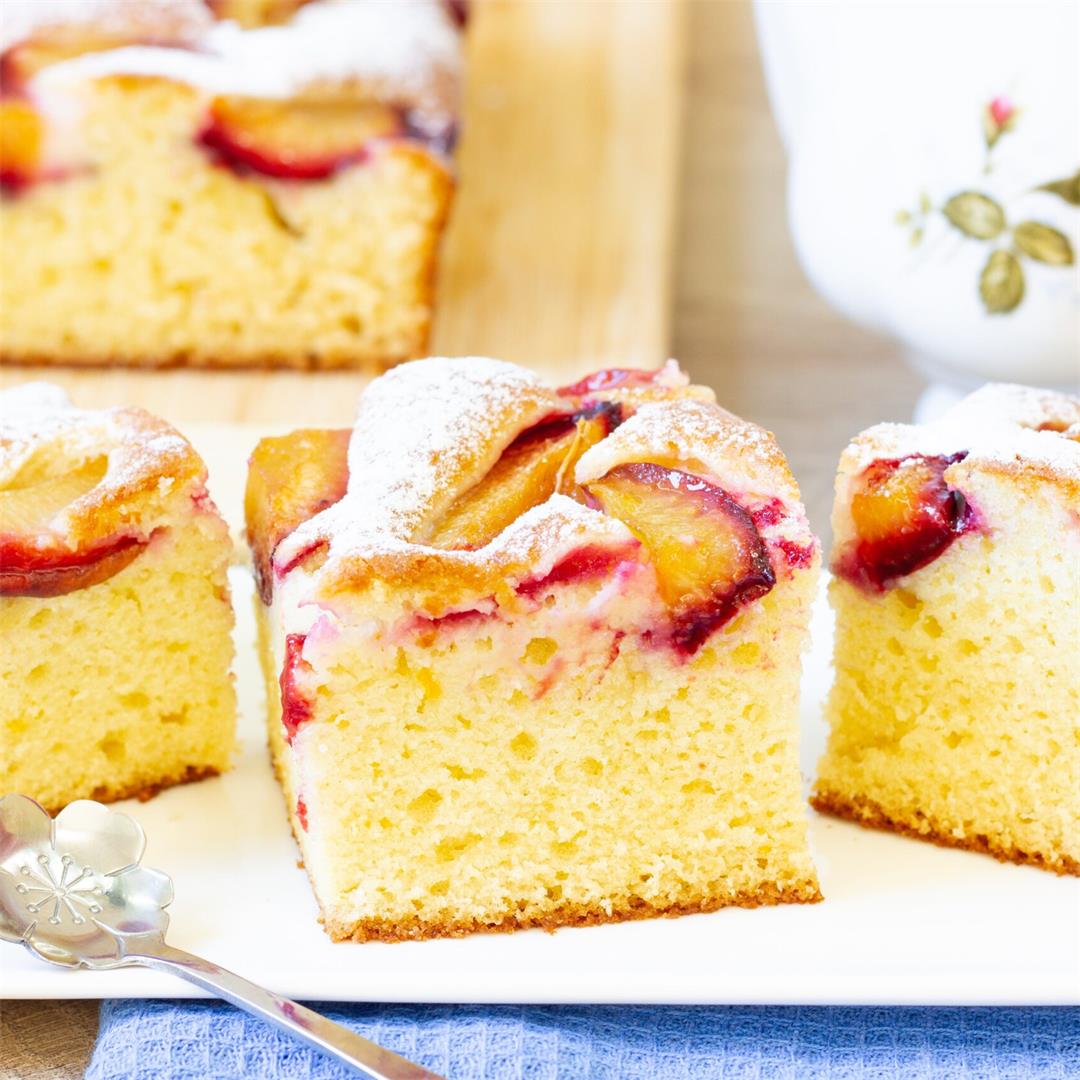 Simple plum cake ⋆ MeCooks Blog