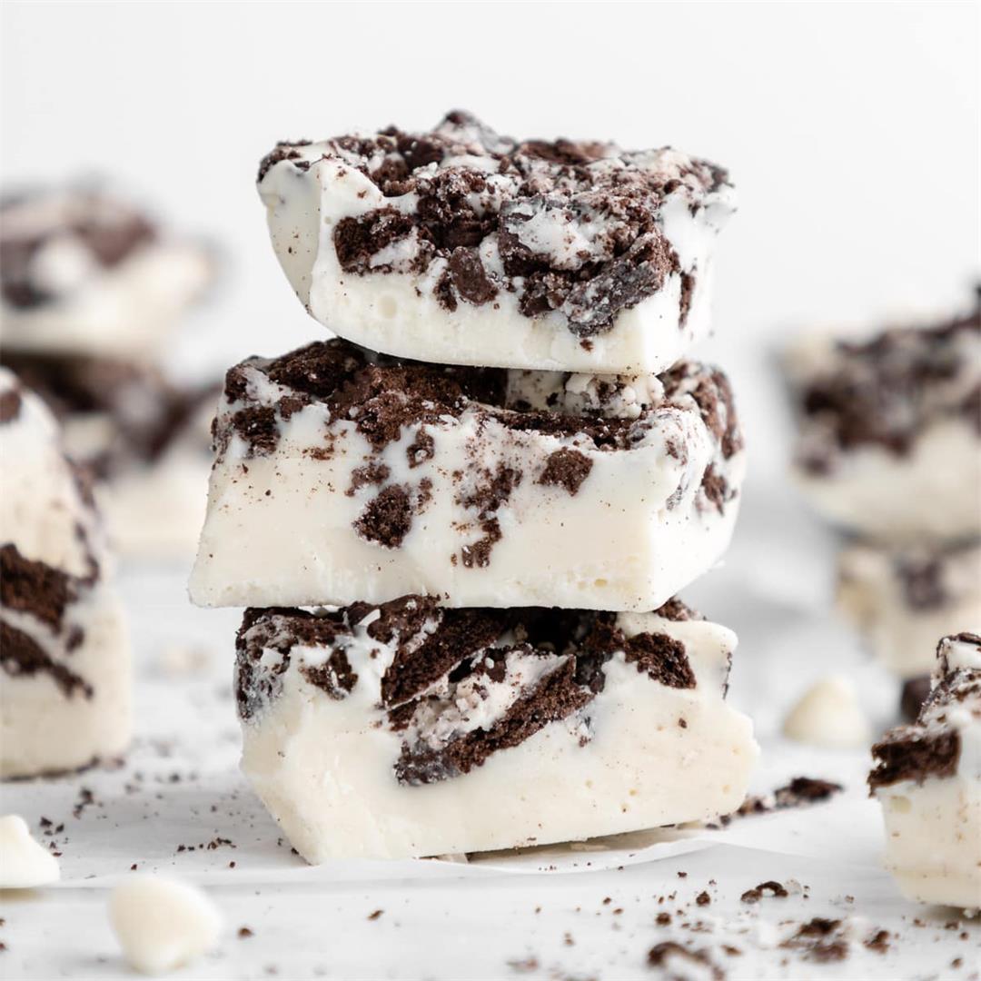 Cookies and Cream Bark (Only 2 Ingredients!)